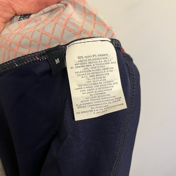 Women Red(light pink) and navy blue Swim Shirt 50 UFP size medium - Picture 4 of 6